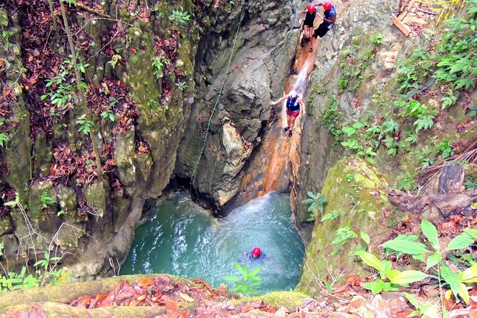 12 Damajagua Falls from Puerto Plata special for cruise passengers - The Dominican lunch gives the day a local finish