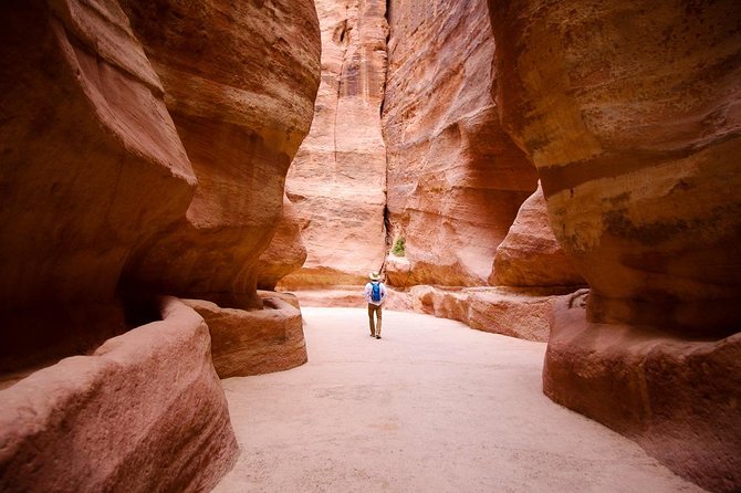 2 Day 1 Night Wadi Rum (Overnight) & Petra Shore Excursion - Choosing between a desert camp and a Petra hotel