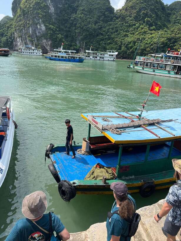2-Day Lan Ha and Cat Ba Cruise Tour By 3 Star Cruise Ship - Kayaking around the limestone islands
