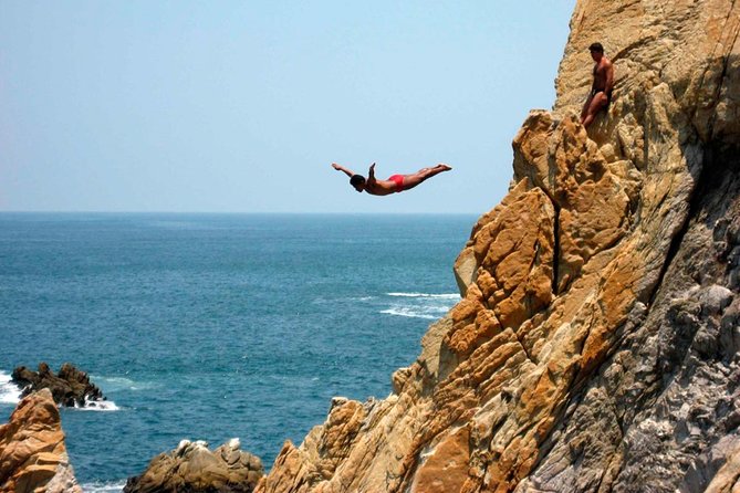 4hr Fun Guide Tour For Cruisers or Hotels Guests with Divers Show - Why La Quebrada makes this four-hour tour worthwhile