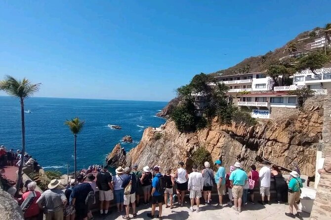 Acapulco Shore Excursion: Comprehensive Acapulco City Tour - The shopping stops can cost you the best view