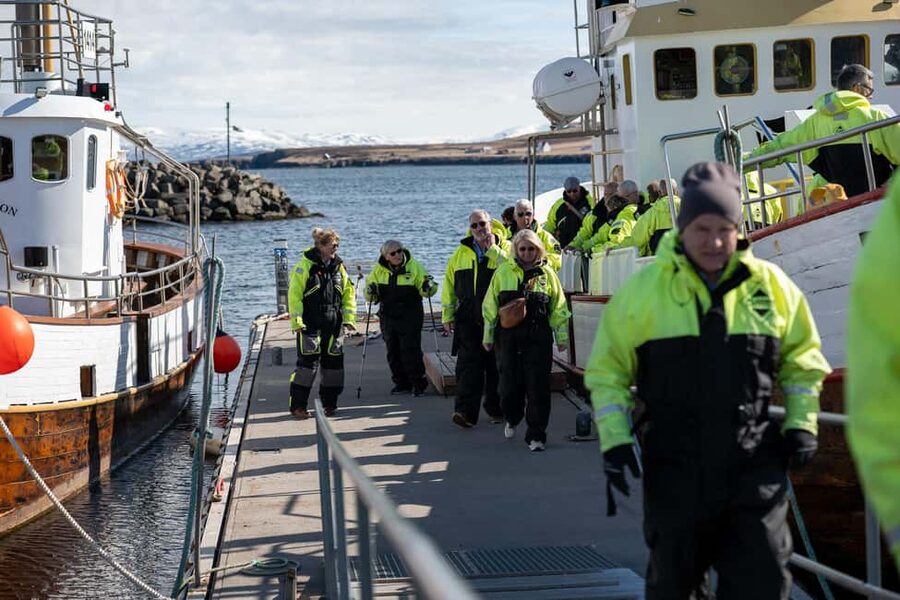 Akureyri: Whale Watching Tour with Transfer from Port - Booking details worth handling before departure