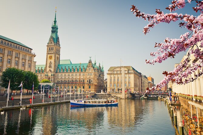 All-in-One Hamburg Shore Excursion from the port of Kiel - Trostbrücke connects the old center to the present