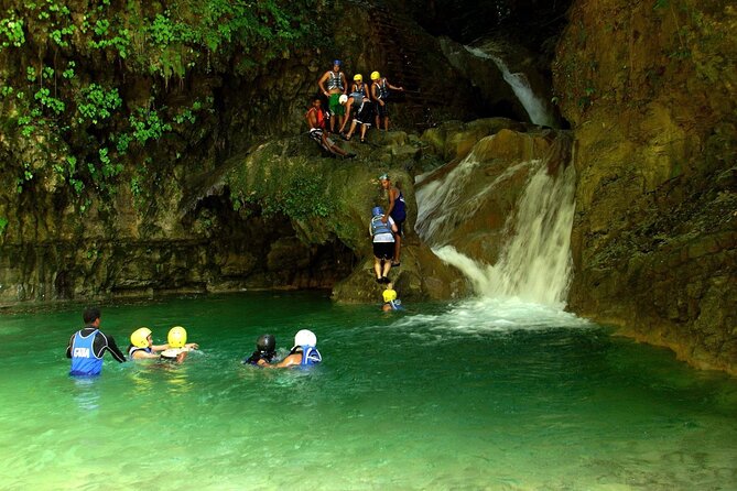 Amber Cove and Taino bay Cruise Ship – 7 Waterfalls - A short chocolate stop in Imbert