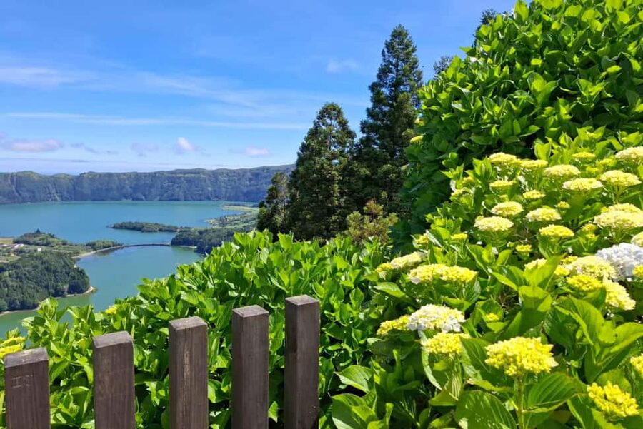 Azores: Sete Cidades, Blue & Green Lake Shore Excursion - Why this short Sete Cidades tour works for cruise passengers