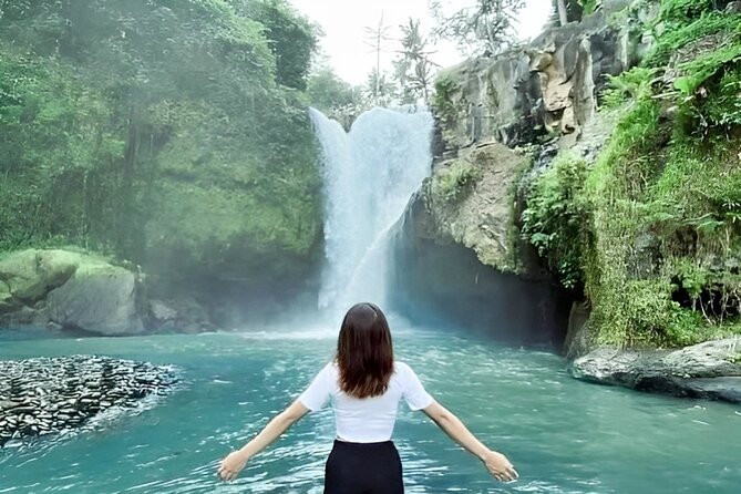 Bali Shore Excursions : Best of Bali Tour - Meeting your driver at Benoa