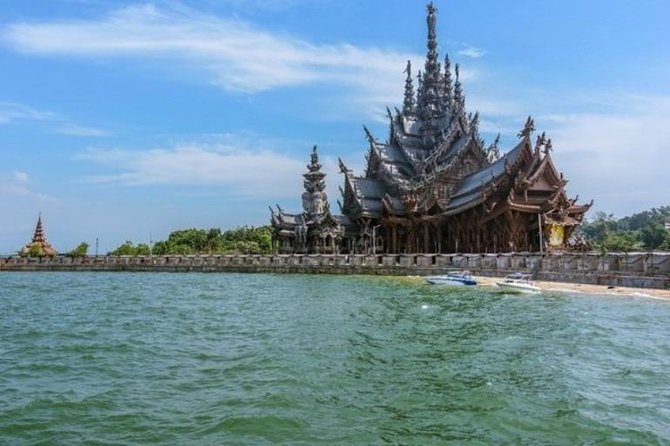 Bangkok Shore Excursions, Day Trips & Tours from Laem Chabang Port - Crossing the Chao Phraya to Wat Arun