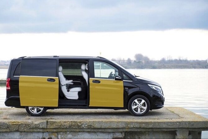 Barcelona Arrival Private Transfer Cruise Port to City Center - Vehicle size and the important taxi warning