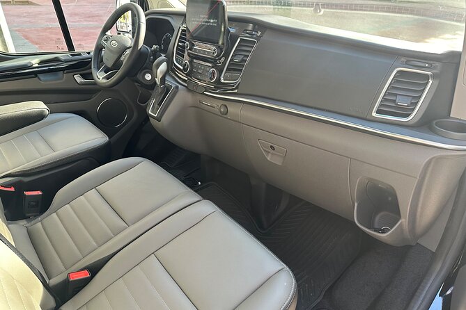 Barcelona Arrival Private Transfer Cruise Port to City Center - Reliability, communication, and service style