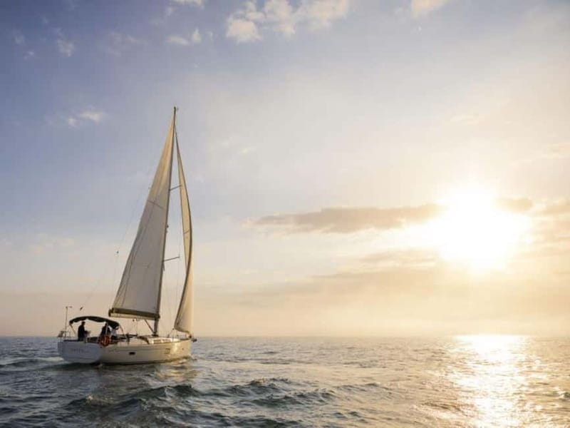 Barcelona: Luxury Sunset Sailboat Tour from Port Olimpic - The first sail toward Montjuic Castle and Hotel W Vela