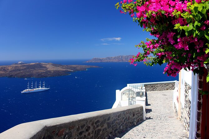 Best Santorini Small Group Tour for Cruise Passengers - Oia delivers the postcard Santorini, with hills and crowds