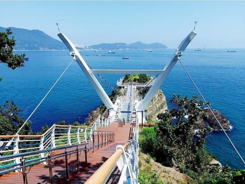 Busan: Cruise Port – Premium Small Group Tour (Max 6 Guests) - The guide makes or breaks the day