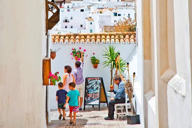 Cadiz Private Shore Excursion: The White Washed Villages & Trafalgar Cape - Why this route works well from Cádiz port