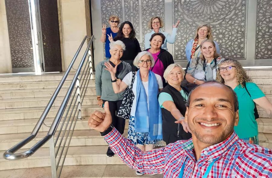 Casablanca: Tour & Guided Mosque Ticket Cruise Excursion - Mint tea and Moroccan food make the stop feel local