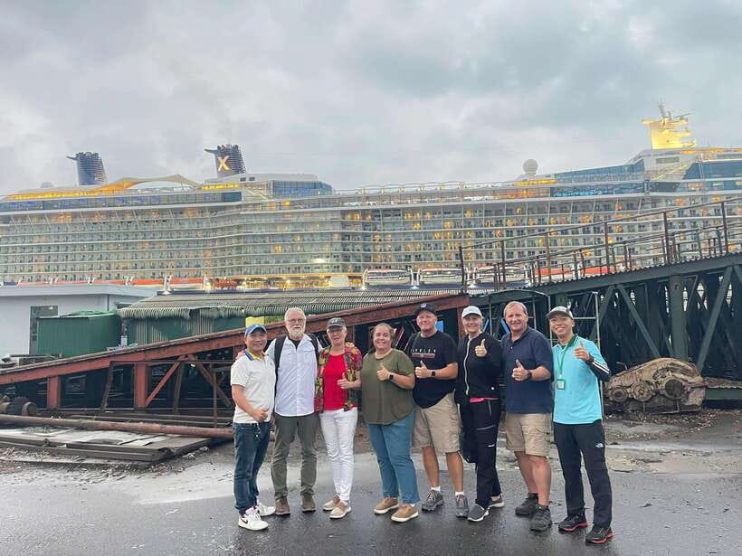 Chan May port/ Tien Sa port Tour Da Nang & Hoi An Highlights - Lunch among the vegetables at Tra Que