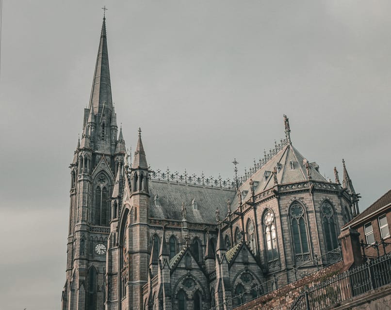 Cobh/Cork: Blarney Castle, Kinsale & Cork City Shore Tour - Blarney Woollen Mills and a quick taste of village life