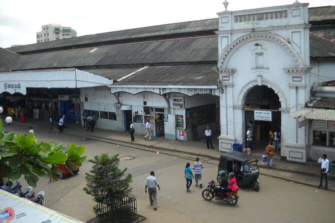 Colombo Port Shore Excursions Panoramic Colombo City By Tuk Tuk. - Wall Art Street and the shopping question