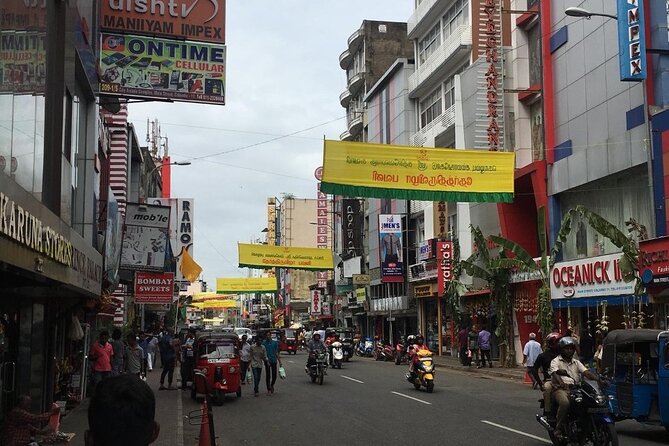 Colombo Port Shore Excursions Panoramic Colombo City By Tuk Tuk. - The final sweep: Old Parliament, Galle Face, and the port