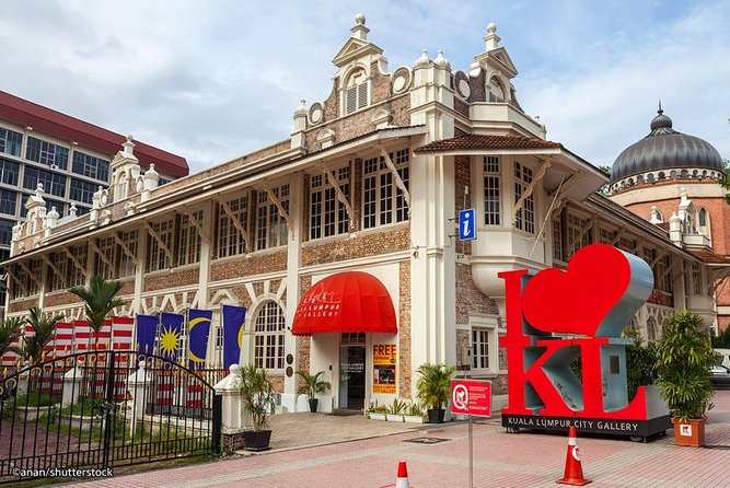 Cruise Excursion: Kuala Lumpur Full-Day City Sightseeing Tour - Batik, chocolate, and the shopping detours