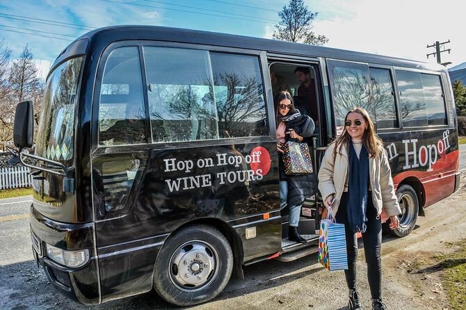 CRUISE SHIP DAY Marlborough Hop On Hop Off Wine Tours - Omaka’s aircraft and classic cars