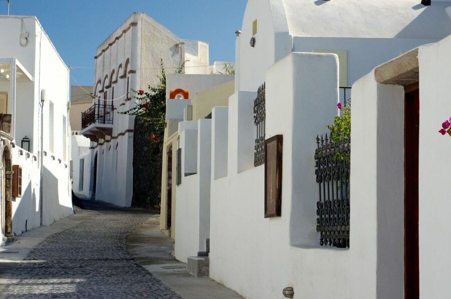 Cruise Traveller's Shore Excursion - A private way to make sense of Santorini