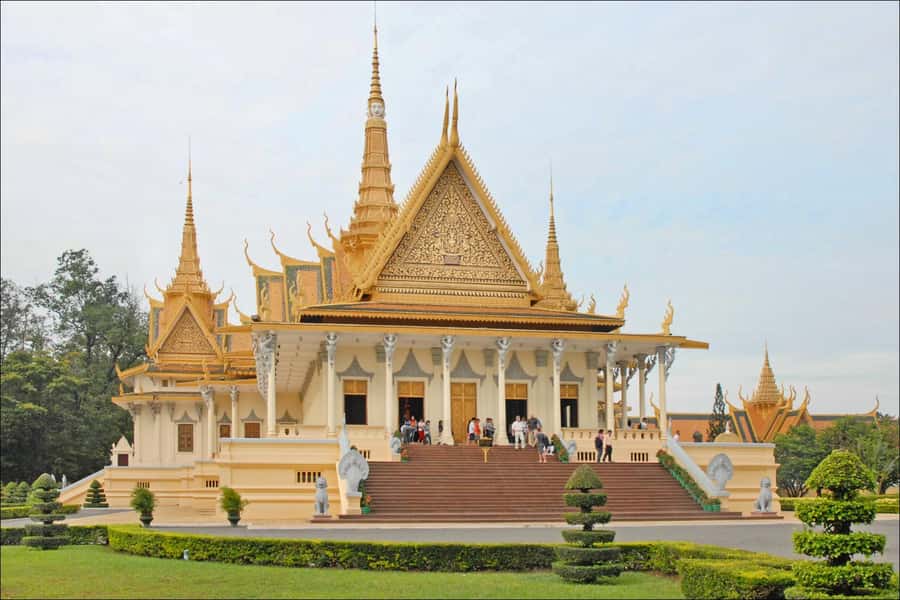 Day trip from Sihanoukville to Phnom Penh for Cruise Ship - Phnom Penh orientation before the palace