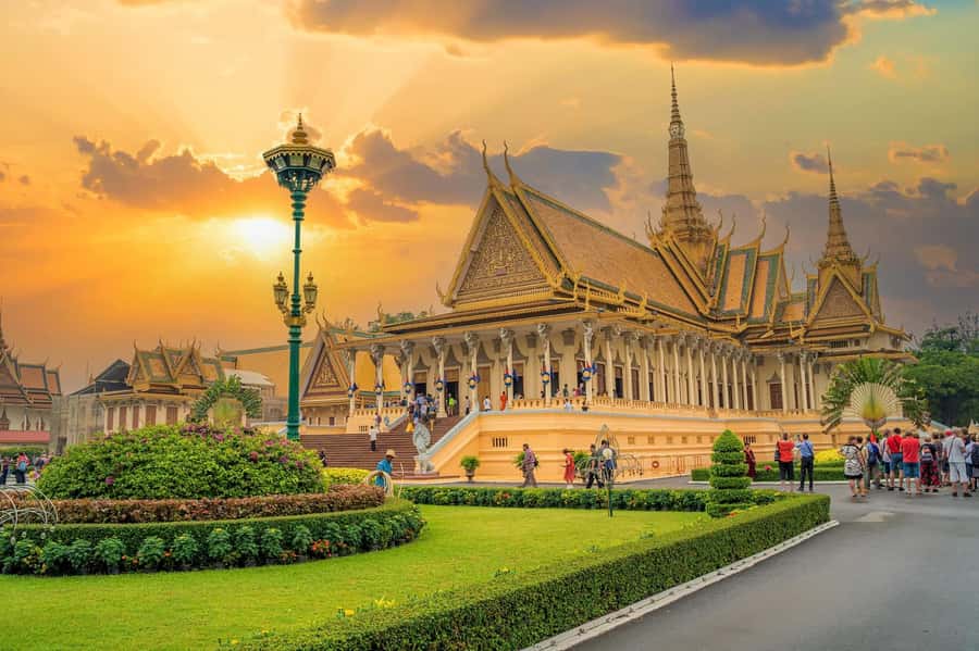 Day trip from Sihanoukville to Phnom Penh for Cruise Ship - Royal Palace and Silver Pagoda