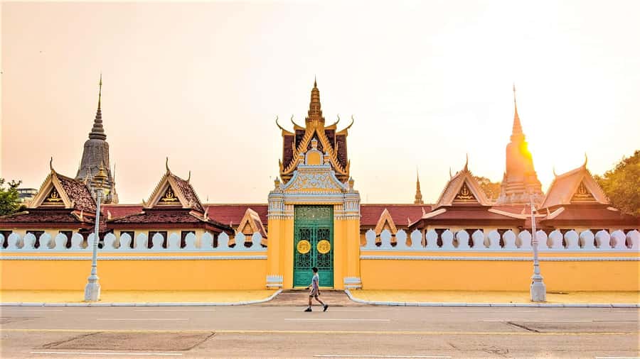 Day trip from Sihanoukville to Phnom Penh for Cruise Ship - From Gate 1 to Phnom Penh by express highway