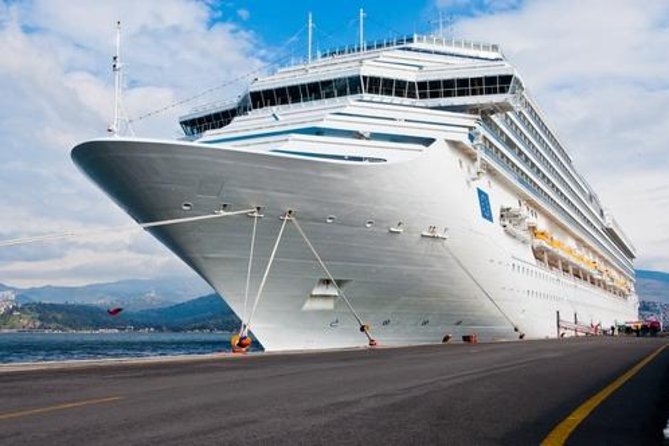 Dubai Private Transfer: Cruise Port to Dubai Hotel - A clean car and a quiet ride to your hotel