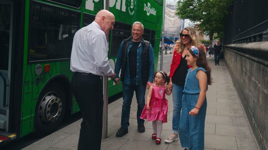 Dublin: Cruise Excursion Hop-On Hop-Off Tour & Rail Ticket - OConnell Street, Parnell Square, and Dublins literary side