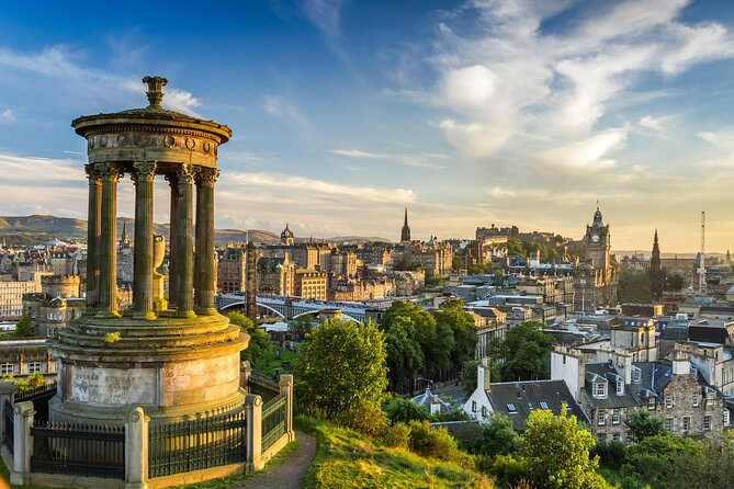 Edinburgh Shore Excursion: City Tour and Royal Yacht Britannia - Holyroodhouse gives you 15 minutes and a strong story