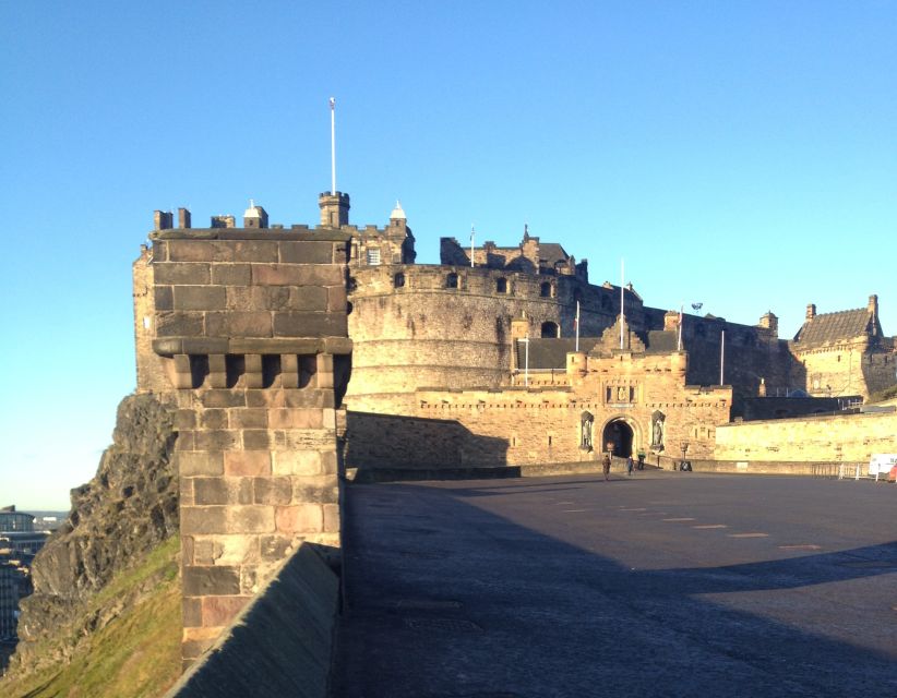 Edinburgh Shore Excursion: City Tour & Royal Yacht Britannia - Starting at the cruise port and finding the coach