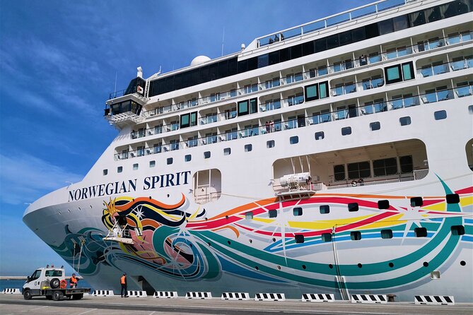 Florence and Pisa: Round Trip Tour from Livorno Cruise Port - What the driver service adds