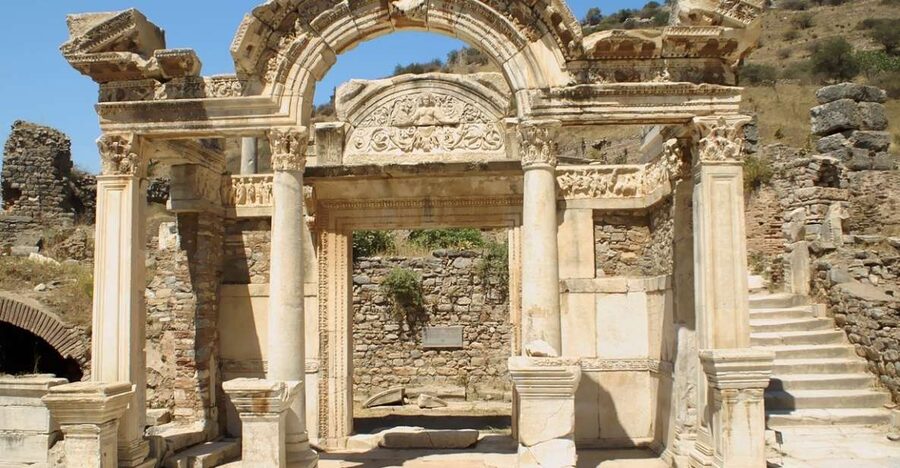 For Cruisers: Ephesus Tour (Skip the line) - The Terrace Houses show daily life at the top