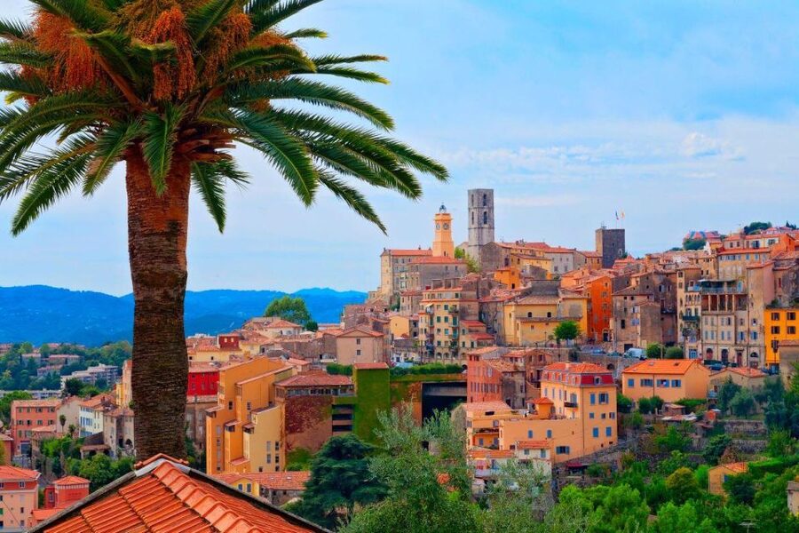 From Cannes:Shore excursion to Grasse,Antibes,St PauldeVence - Antibes combines harbor views with a working old town