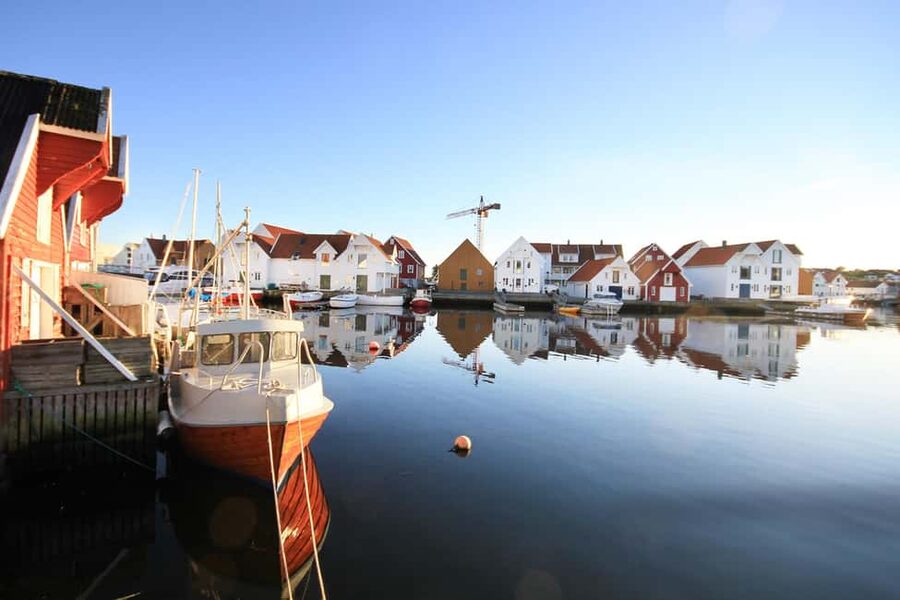From Haugesund: Karmøy and Norwegian Culture Shore Excursion - Åkrasanden, a white-sand start to the day