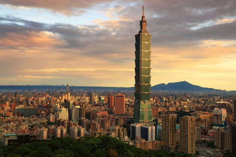 From Keelung: Private Taipei City Landmarks Shore Excursion - Chiang Kai-shek Memorial Hall and its 89 steps