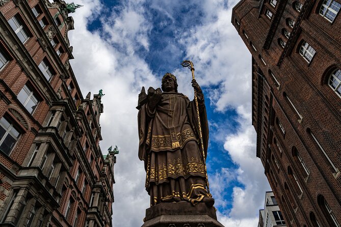 From Kiel: All-in-One Hamburg Shore Excursion - Trostbrücke and the central city drive