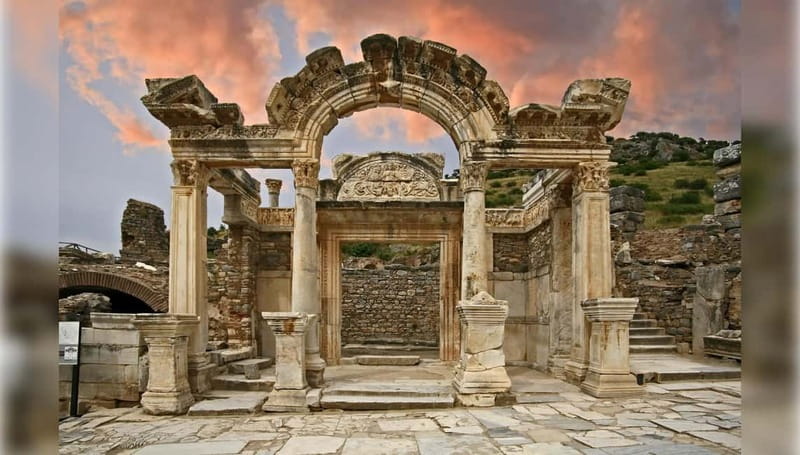 From Kusadasi: Ephesus Highlights Tour for Cruise Customers - What the guides add to the day