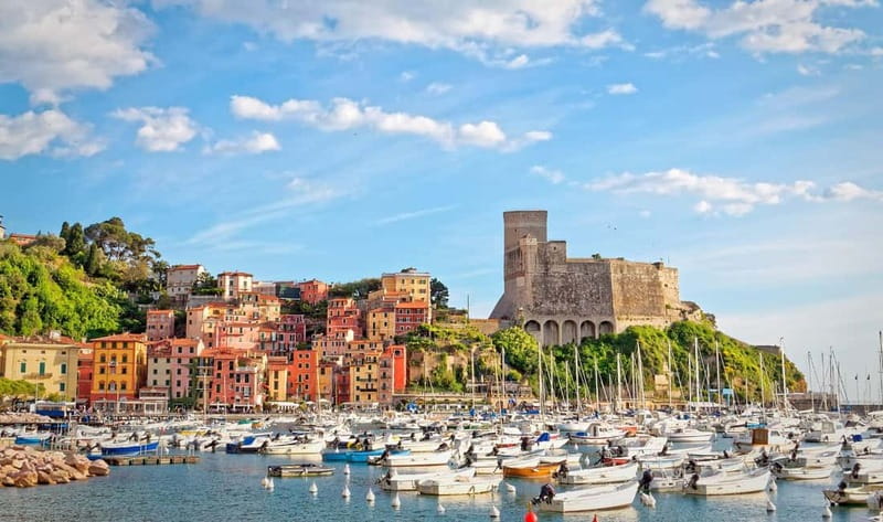 From La Spezia: Shore Excursion by Bus to Pisa - How the guides shape the day
