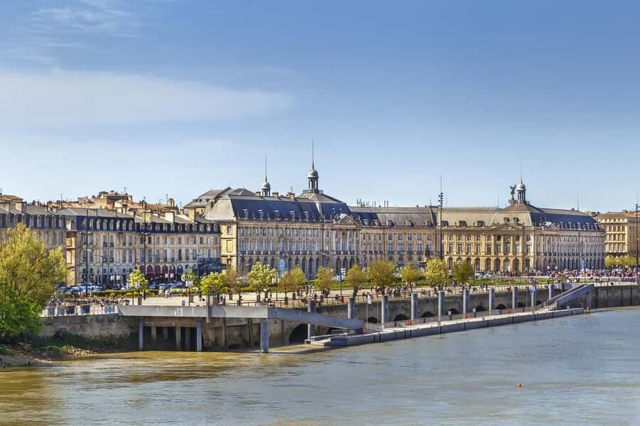 From Le Verdon Cruise Port: Bordeaux Guided Shore Excursion - Your 1 to 1.5 hours of free time
