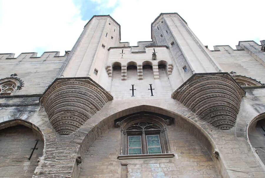 From Marseille Cruise Port : Avignon & Wine Tasting - Who should book this excursion?