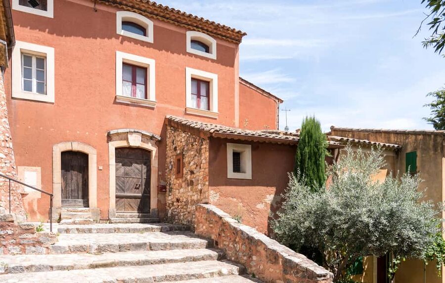 From Marseille Cruise Port: Luberon Villages - Bonnieux and its hilltop church