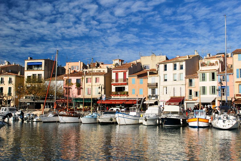 From Marseille Cruise Port : Marseille and Cassis Tour - Meeting your guide at the Marseille cruise terminal