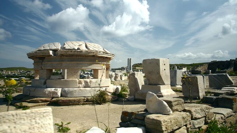 From Mykonos Cruise Port: Afternoon Delos Guided Tour - Arriving at the sacred island