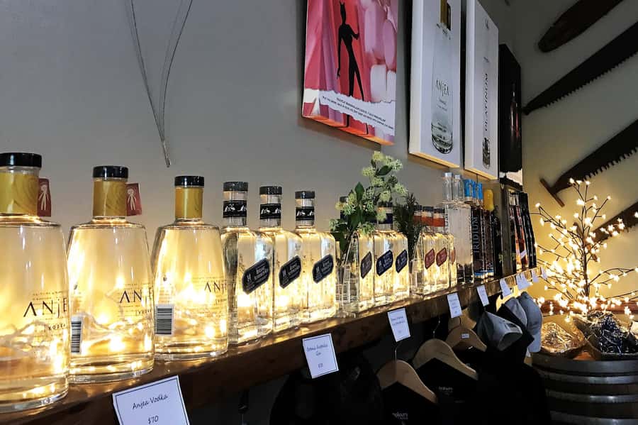 From Port Douglas: Atherton Tablelands Adventure - Mt Uncle Distillery and the final drinks stop