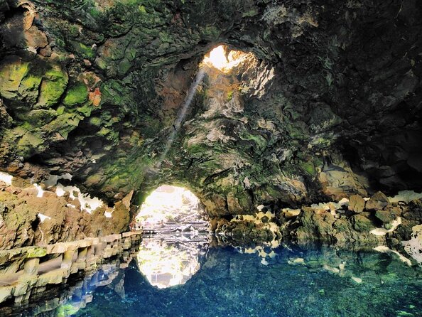 Grand Tour to Timanfaya and Jameos del Agua for cruise passengers - Jameos del Agua: Manrique’s volcanic showpiece