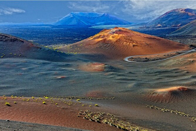Grand Tour to Timanfaya and Jameos del Agua for cruise passengers - The camel camp and the optional ride