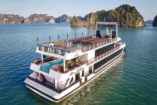 Halong Bay Shore Excursion 6 Hour Private Cruise from Cruise Port - Titop Island: swim or climb