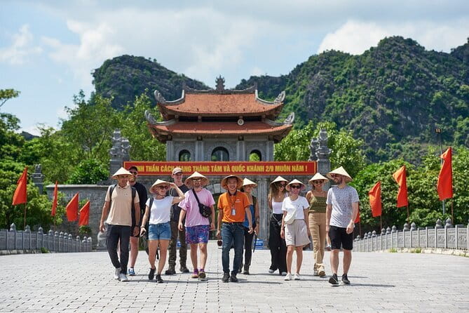 Hanoi City Private Excursion from Halong Cruise Port - Lunch and the move into central Hanoi